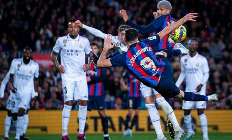 برشلونة يقهر الريال 2- 1 في كلاسيكو الأرض ويقترب من لقب الليجا