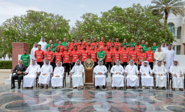 محمد بن راشد يستقبل شباب الأهلي بعد الفوز بالدوري الإماراتي