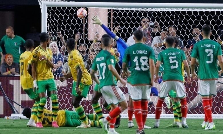 المكسيك تكتسح جامايكا 3-0 وتواجه بنما في نهائي الكأس الذهبية