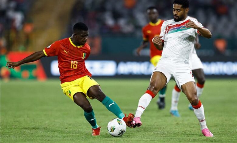 غينيا تفوز على جامبيا 1-0 وتقترب من التأهل على حساب الكاميرون