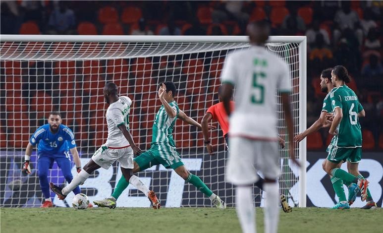 موريتانيا تحقق مفاجأة مدوية وتطيح بالجزائر من دور المجموعات وتتأهل إلى ثمن النهائي