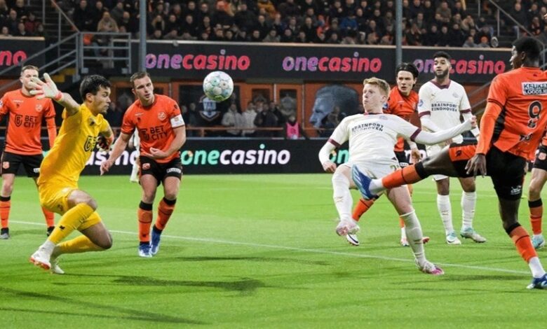 إيندهوفن يحقق فوزا كاسحا على فولندام 5-1 في الدوري الهولندي