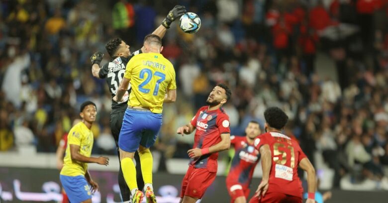 النصر يفوز بشق الأنفس على مضيفه ضمك 1-0