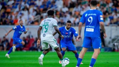 الهلال يعاقب الأهلي ويتغلب عليه 2-1 ويصبح على بعد نقطة واحدة من التتويج